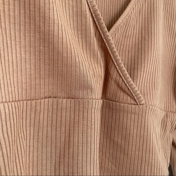 Cropped Rib Top 🤎🤍 - Picture 5 of 5